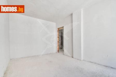 Тристаен, 75m²