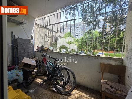 Тристаен, 83m²