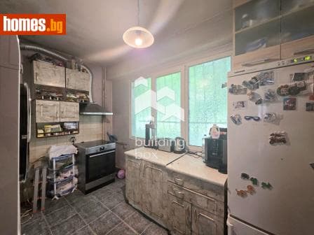 Тристаен, 83m²
