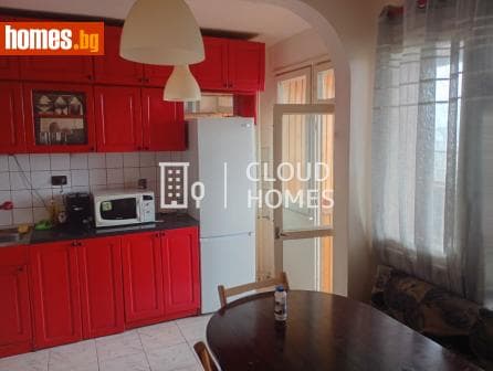 Тристаен, 90m²