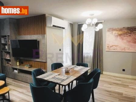 Тристаен, 112m²