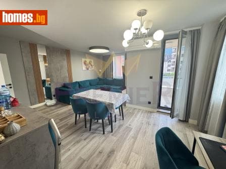 Тристаен, 112m²