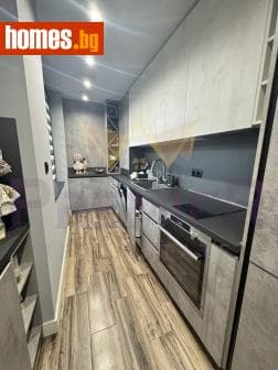 Тристаен, 112m²