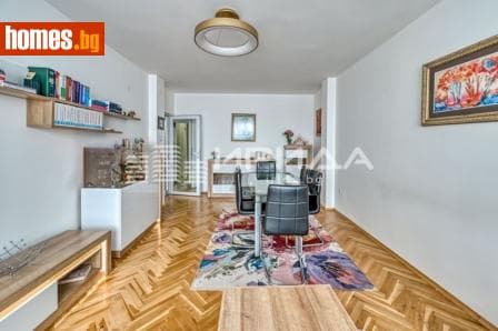 Тристаен, 115m²