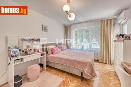 Тристаен, 115m²