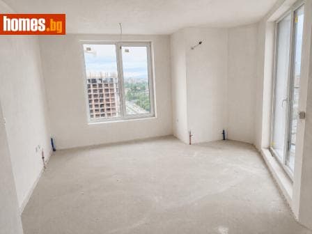 Тристаен, 91m²