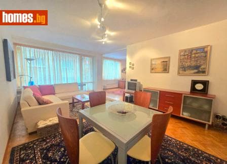 Тристаен, 79m²