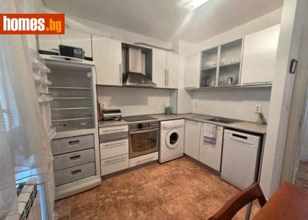Тристаен, 79m²