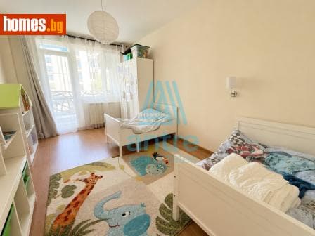 Тристаен, 103m²