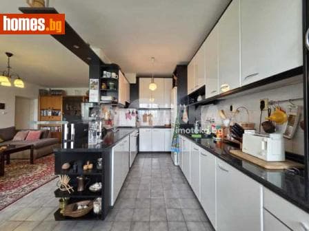 Тристаен, 138m²