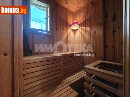 Тристаен, 138m²