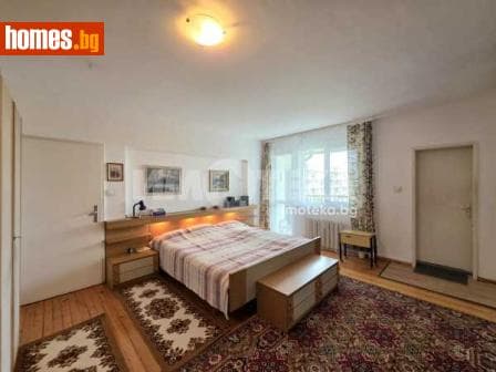 Тристаен, 138m²