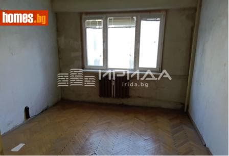 Тристаен, 75m²