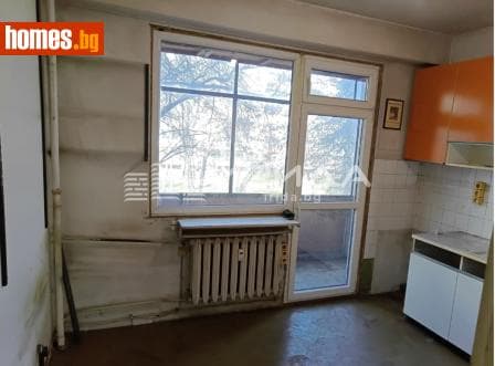Тристаен, 75m²
