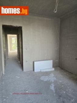Тристаен, 99m²