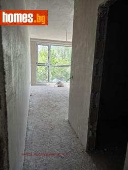 Тристаен, 99m²