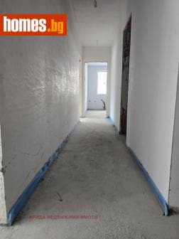 Тристаен, 145m²