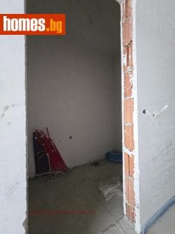 Тристаен, 145m²