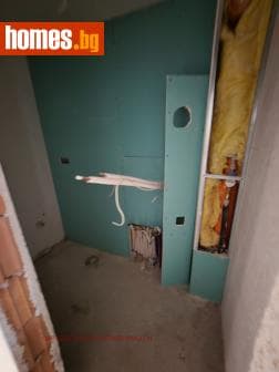 Тристаен, 145m²