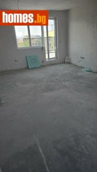Тристаен, 180m²