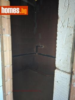 Тристаен, 106m²
