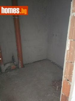 Тристаен, 93m²