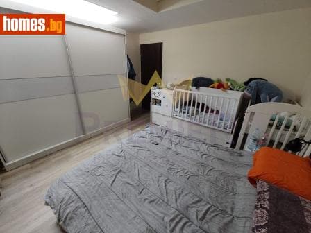 Тристаен, 185m²