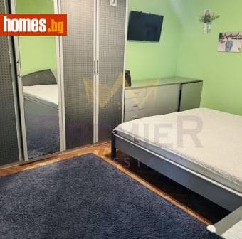 Тристаен, 64m²