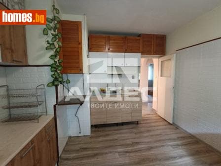 Тристаен, 89m²