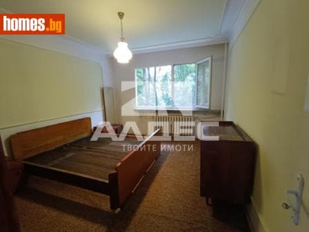 Тристаен, 89m²