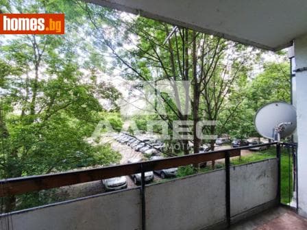 Тристаен, 89m²