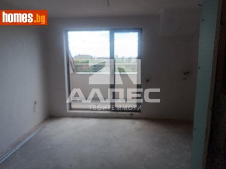 Тристаен, 135m²