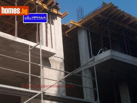 Тристаен, 126m²