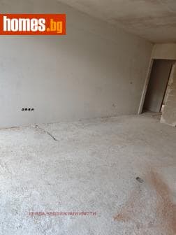 Тристаен, 107m²