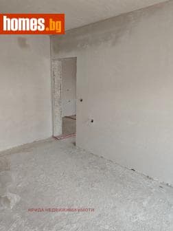 Тристаен, 107m²