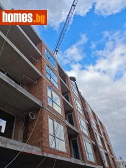 Тристаен, 107m²