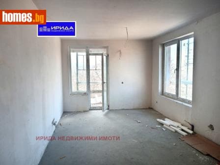 Тристаен, 98m²