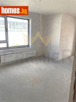 Тристаен, 125m²