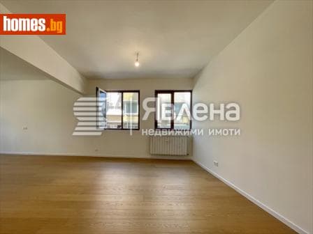 Тристаен, 106m²