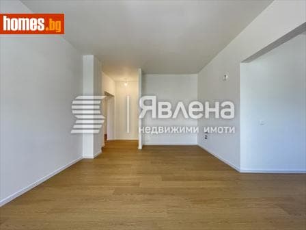 Тристаен, 106m²
