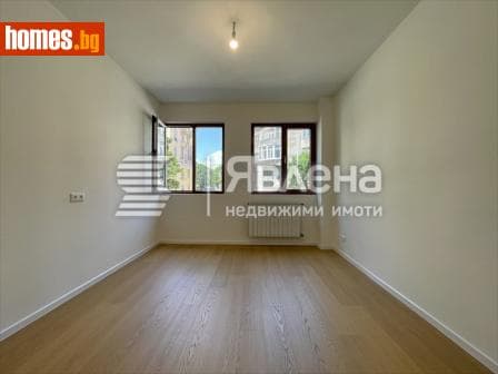 Тристаен, 106m²