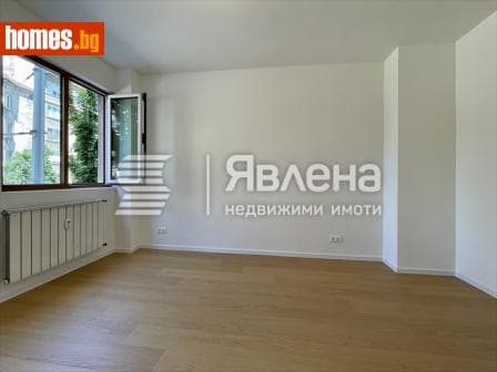 Тристаен, 106m²