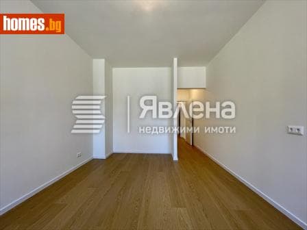 Тристаен, 106m²