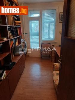 Тристаен, 135m²