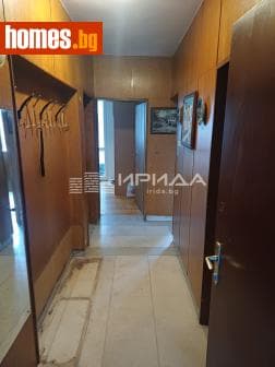 Тристаен, 135m²