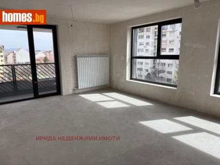 Тристаен, 125m²
