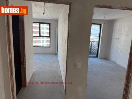 Тристаен, 125m²