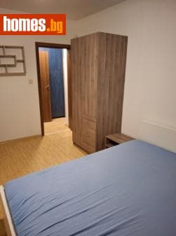 Тристаен, 81m²