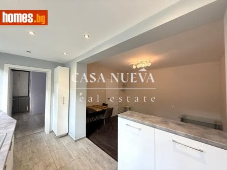 Тристаен, 60m²