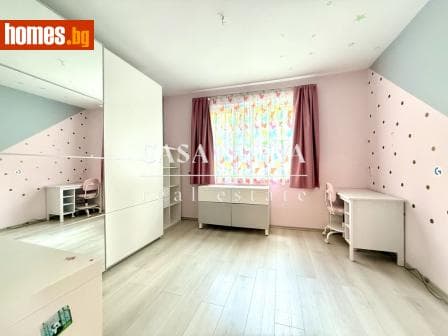 Тристаен, 60m²